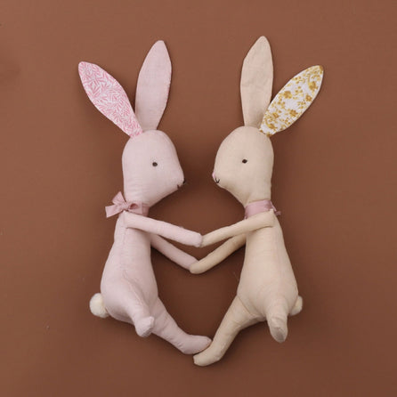 Doudou Bébé Lapin en Peluche