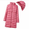 Doudoune fine longue rose avec capuche amovible pour femme