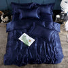 Parure de lit bleu profond en satin