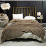 Couverture douce et chaude en flanelle marron