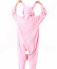 Pyjama une pièce chat pilou-pilou rose avec oreilles, parfait pour cocooning. Découvrez-le chez [Nom de la Boutique].